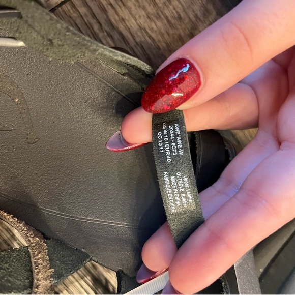 Olukai awe awe black and silver strappy sandals - Picture 4 of 7